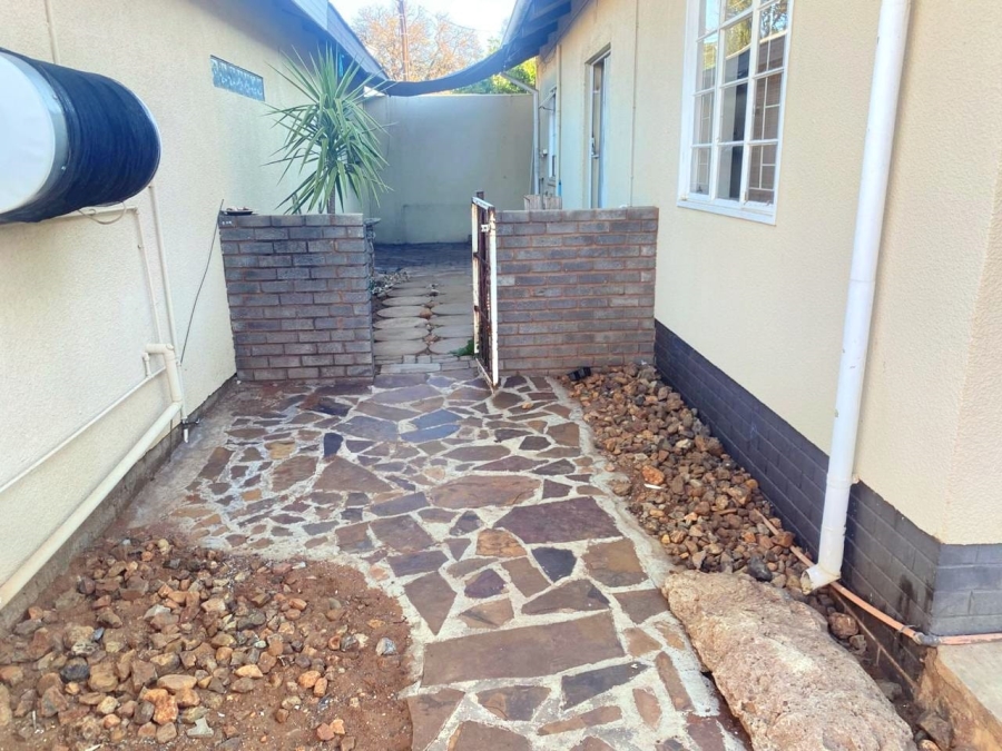 To Let 4 Bedroom Property for Rent in Kuruman Northern Cape
